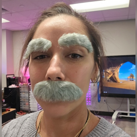 Meet your Posher! - Picture 1 of 1